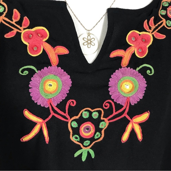 Mirasol Woman Black Floral Embroidery Notch Neck Blouse - Sz: 2X - Picture 3 of 14